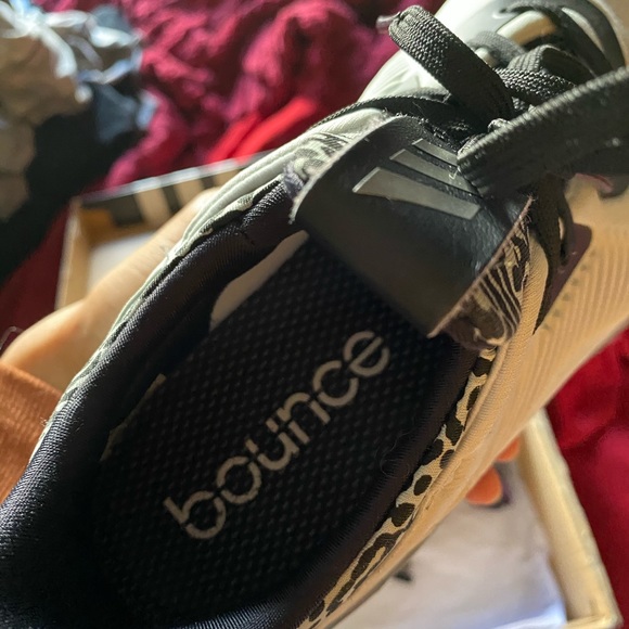 Adidas - Picture 3 of 5